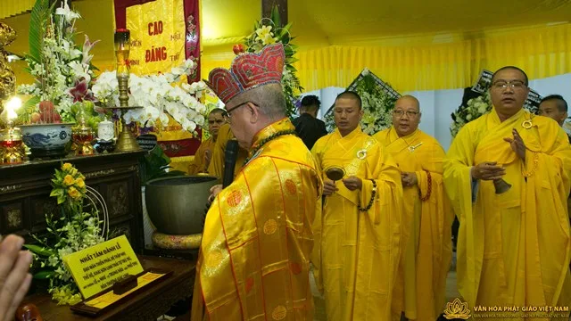 Tp.HCM: Phụng tống kim quan cố HT.Thích Trung Hậu nhập bảo tháp