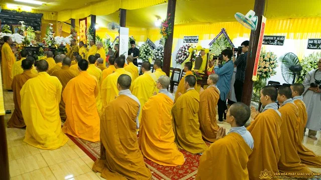 Tp.HCM: Phụng tống kim quan cố HT.Thích Trung Hậu nhập bảo tháp