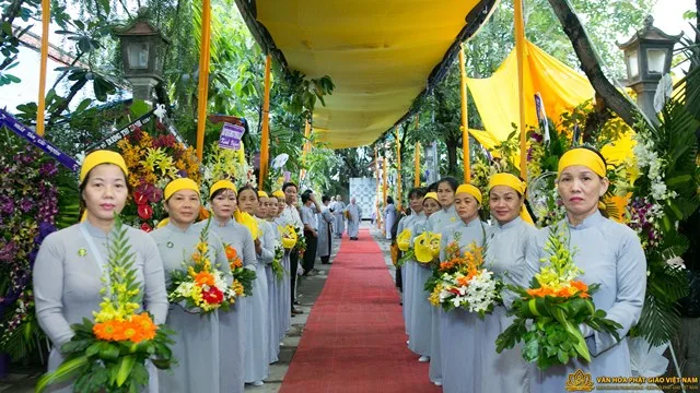 Tp.HCM: Phụng tống kim quan cố HT.Thích Trung Hậu nhập bảo tháp