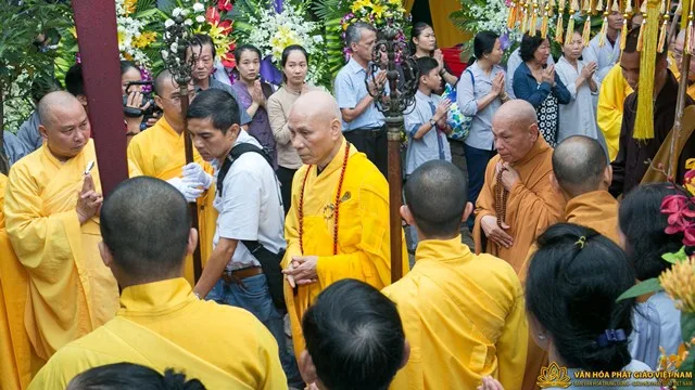 Tp.HCM: Phụng tống kim quan cố HT.Thích Trung Hậu nhập bảo tháp