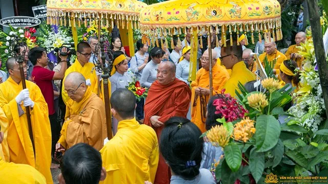 Tp.HCM: Phụng tống kim quan cố HT.Thích Trung Hậu nhập bảo tháp