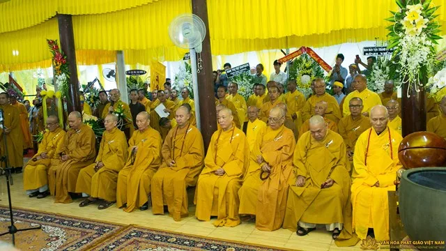 Tp.HCM: Phụng tống kim quan cố HT.Thích Trung Hậu nhập bảo tháp