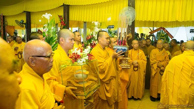 Tp.HCM: Phụng tống kim quan cố HT.Thích Trung Hậu nhập bảo tháp