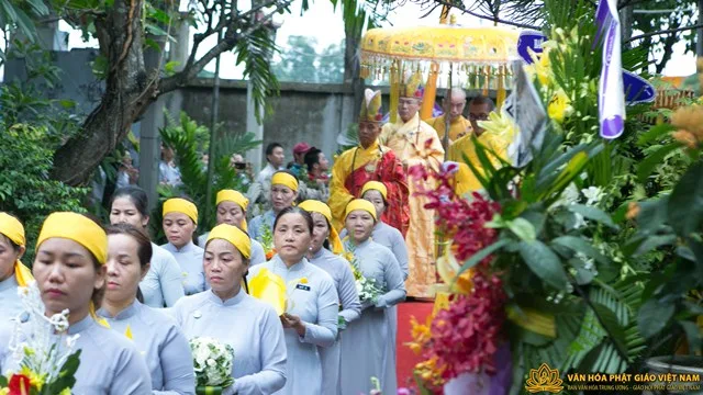 Tp.HCM: Phụng tống kim quan cố HT.Thích Trung Hậu nhập bảo tháp
