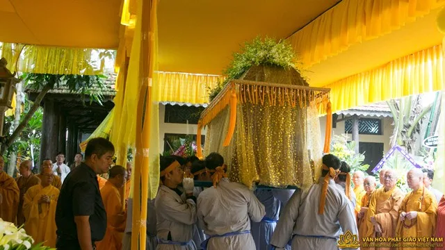 Tp.HCM: Phụng tống kim quan cố HT.Thích Trung Hậu nhập bảo tháp