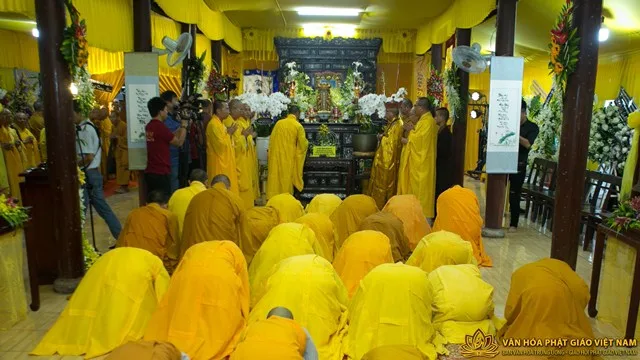 Tp.HCM: Phụng tống kim quan cố HT.Thích Trung Hậu nhập bảo tháp