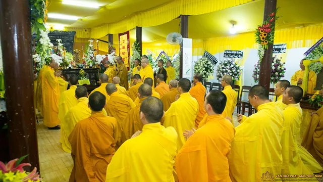 Tp.HCM: Phụng tống kim quan cố HT.Thích Trung Hậu nhập bảo tháp