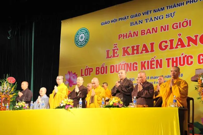 Lễ khai giảng lớp bồi dưỡng kiến thức Luật học cho Ni giới Hà Nội
