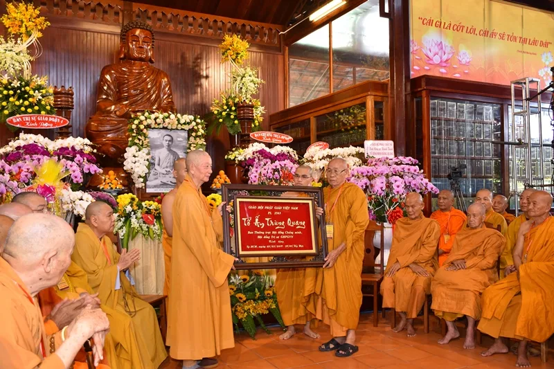 Trung ương GHPGVN tưởng niệm và khánh thành Tổ đình Minh Đăng Quang