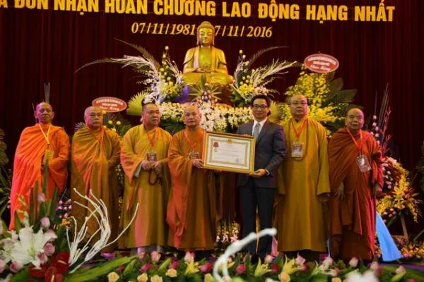 Giáo hội Phật giáo Việt Nam kỷ niệm 35 năm thành lập và đón nhận Huân chương Lao động hạng nhất