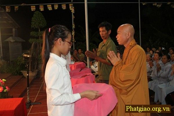 Thái Bình: Chùa Hưng Long lập hòm "không đốt vàng mã để làm từ thiện”