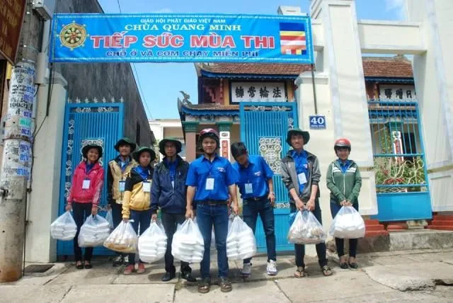 Gia Lai: 13.000 suất cơm chay miễn phí trong 4 ngày thi tới sĩ tử