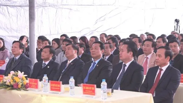 Quảng Ninh: Hoà thượng Chủ tịch tham dự lễ khai hội Xuân Ngoạ Vân