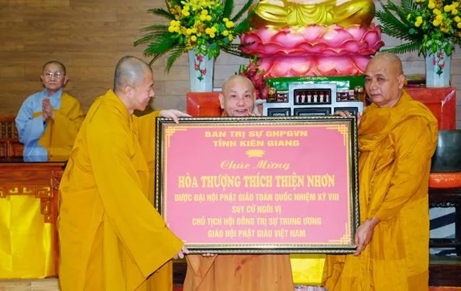 Kiên Giang: Hòa thượng Chủ tịch HĐTS giáo giới tại khóa kiết đông
