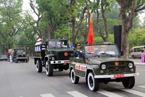 Lễ rước chân linh anh hùng liệt sĩ từ 6 nghĩa trang về bát hương liệt sĩ toàn quốc