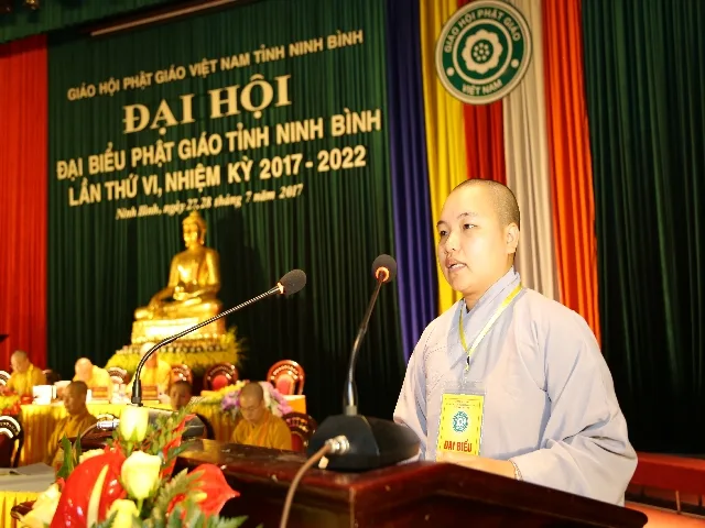 Đại biểu đọc tham luận