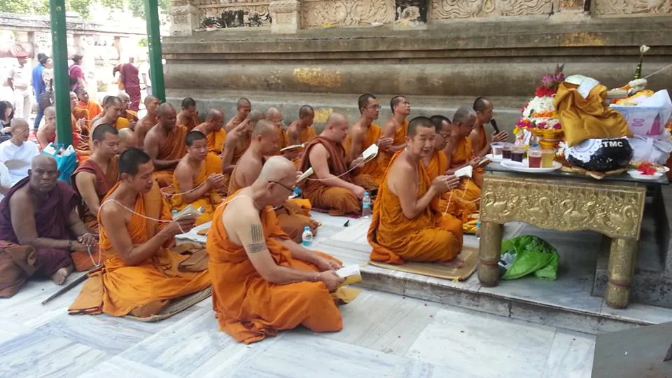 Phái đoàn Trung ương Giáo hội Phật giáo Việt Nam và các đoàn khách quốc tế đến đảnh lễ và chiêm bái MahaBodha