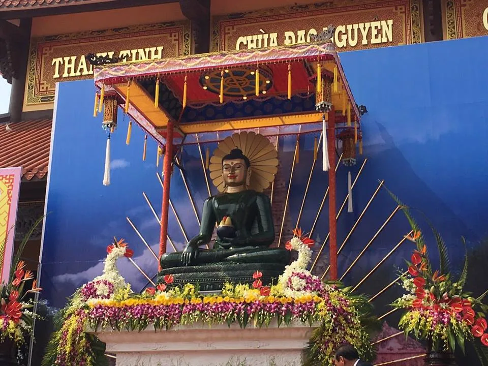 Hà Nội: Chiêm bái tượng Phật ngọc Thế giới tại chùa Yên Phú