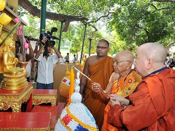 Kết nối thế giới bằng con đường Phật giáo
