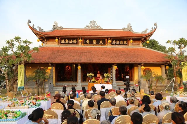 Ninh Bình: Chùa Đại Bi tổ chức lễ an vị tượng Phật, Xá lợi Phật và cầu nguyện hòa bình