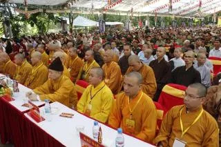 Cầu siêu tại nghĩa trang liệt sĩ Vị Xuyên