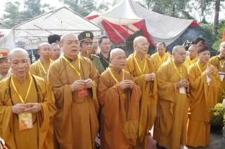Cầu siêu tại nghĩa trang liệt sĩ Vị Xuyên
