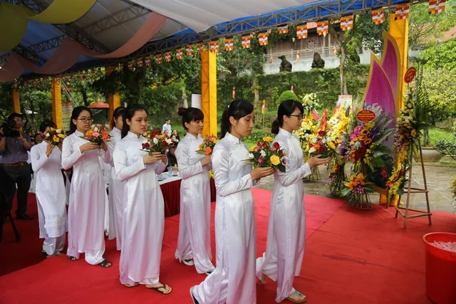 Bắc Ninh: Chùa Phật Tích kính mừng Đại lễ Phật đản PL 2560 – DL 2016