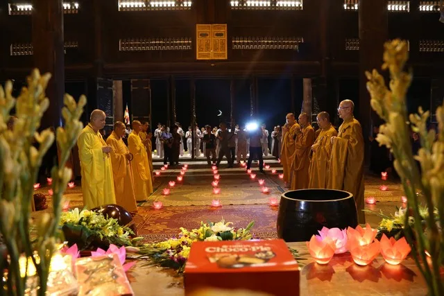 Ninh Bình: Đêm hội hoa đăng cầu Quốc thái Dân an tại chùa Bái Đính