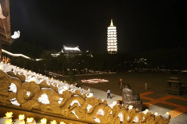 Ninh Bình: Đêm hội hoa đăng cầu Quốc thái Dân an tại chùa Bái Đính