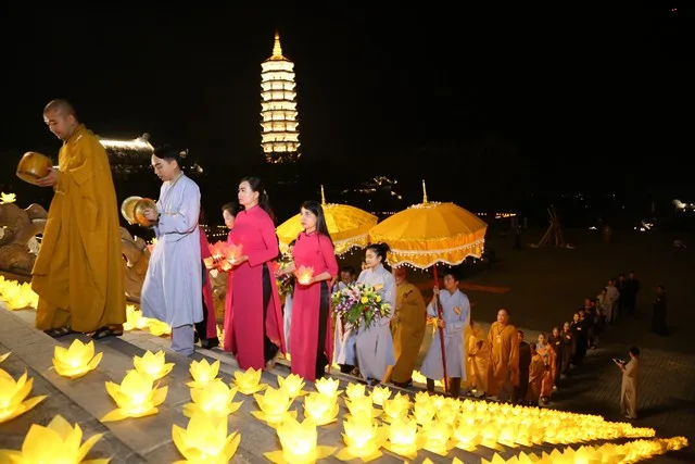 Ninh Bình: Đêm hội hoa đăng cầu Quốc thái Dân an tại chùa Bái Đính