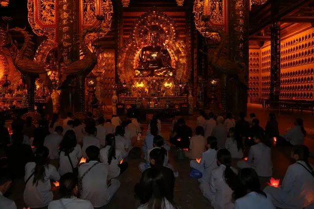 Ninh Bình: Đêm hội hoa đăng cầu Quốc thái Dân an tại chùa Bái Đính