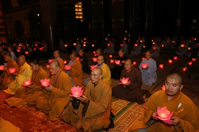 Ninh Bình: Đêm hội hoa đăng cầu Quốc thái Dân an tại chùa Bái Đính