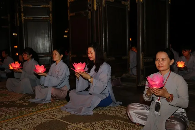 Ninh Bình: Đêm hội hoa đăng cầu Quốc thái Dân an tại chùa Bái Đính