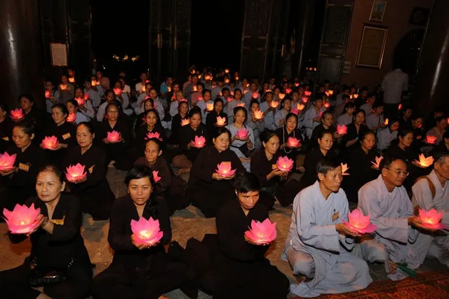 Ninh Bình: Đêm hội hoa đăng cầu Quốc thái Dân an tại chùa Bái Đính