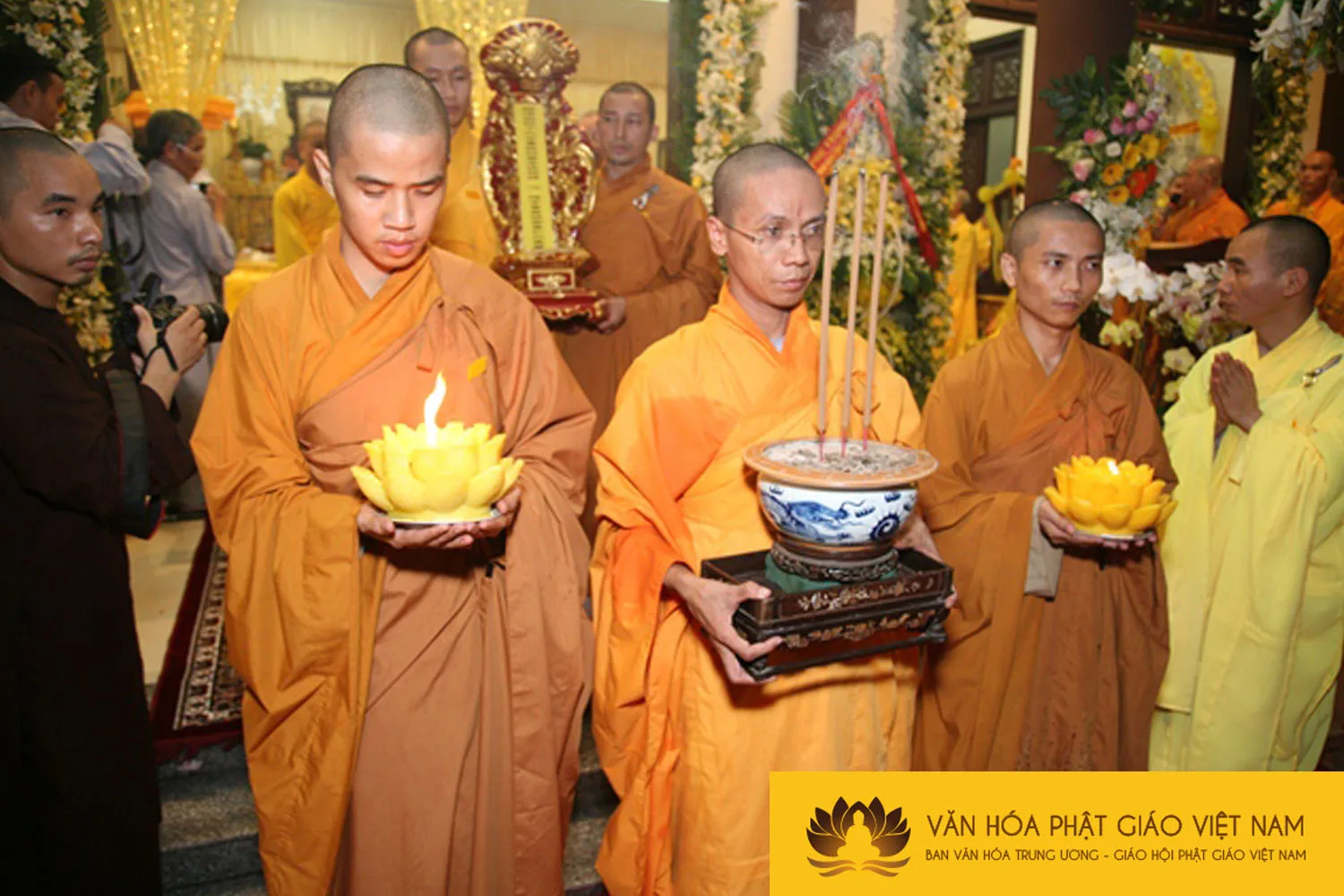 Lễ truy niệm, cung tống kim quan HT.Thích Chơn Thiện nhập bảo tháp