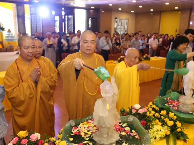 Nghệ An: Lễ hội Văn hóa Phật giáo "Hương Sen Xứ Nghệ 2017"
