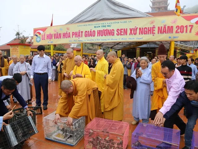 Nghệ An: Lễ hội Văn hóa Phật giáo "Hương Sen Xứ Nghệ 2017"