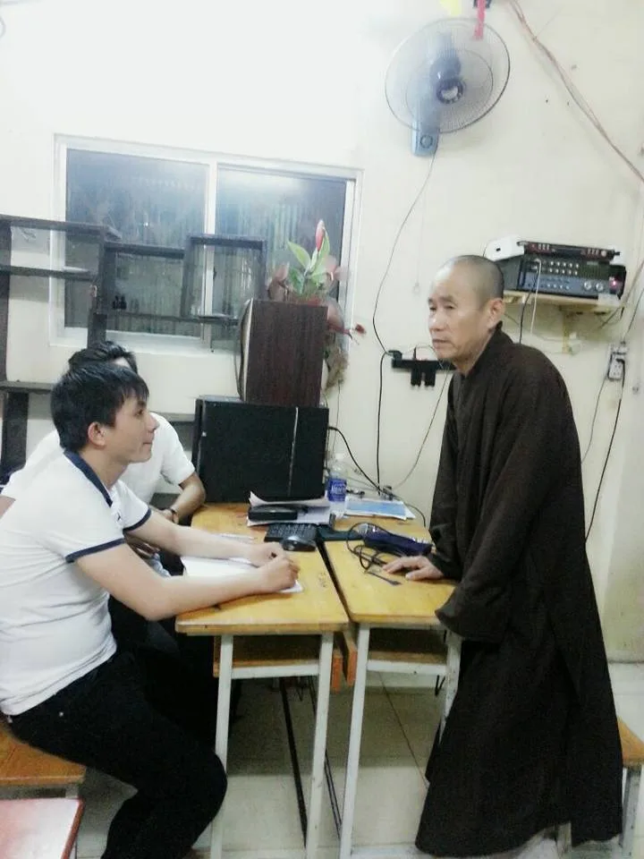 Dạy ngoại ngữ và bài học làm người dưới mái chùa