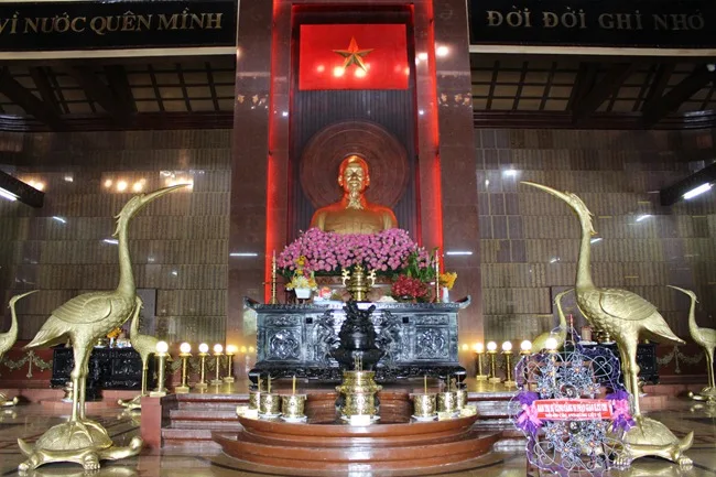PG H. Củ Chi viếng Đền Bến Dược nhân lễ Phật đản