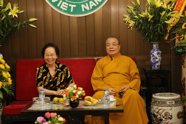Nguyên PCT nước Nguyễn Thị Doan chúc mừng Phật đản PL.2560