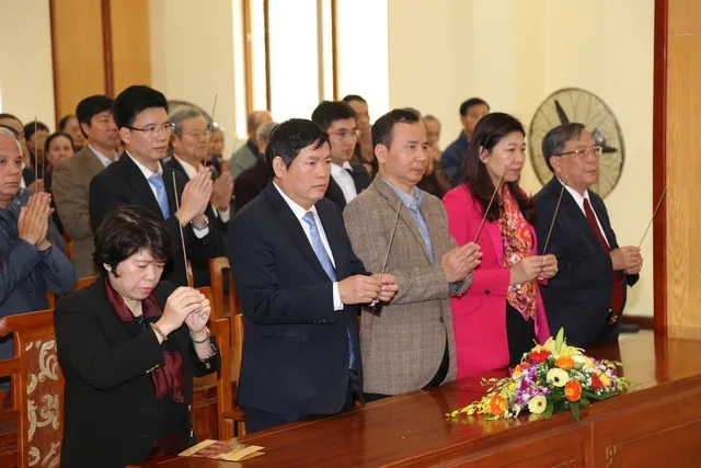 Nghi thức dâng hương tưởng niệm