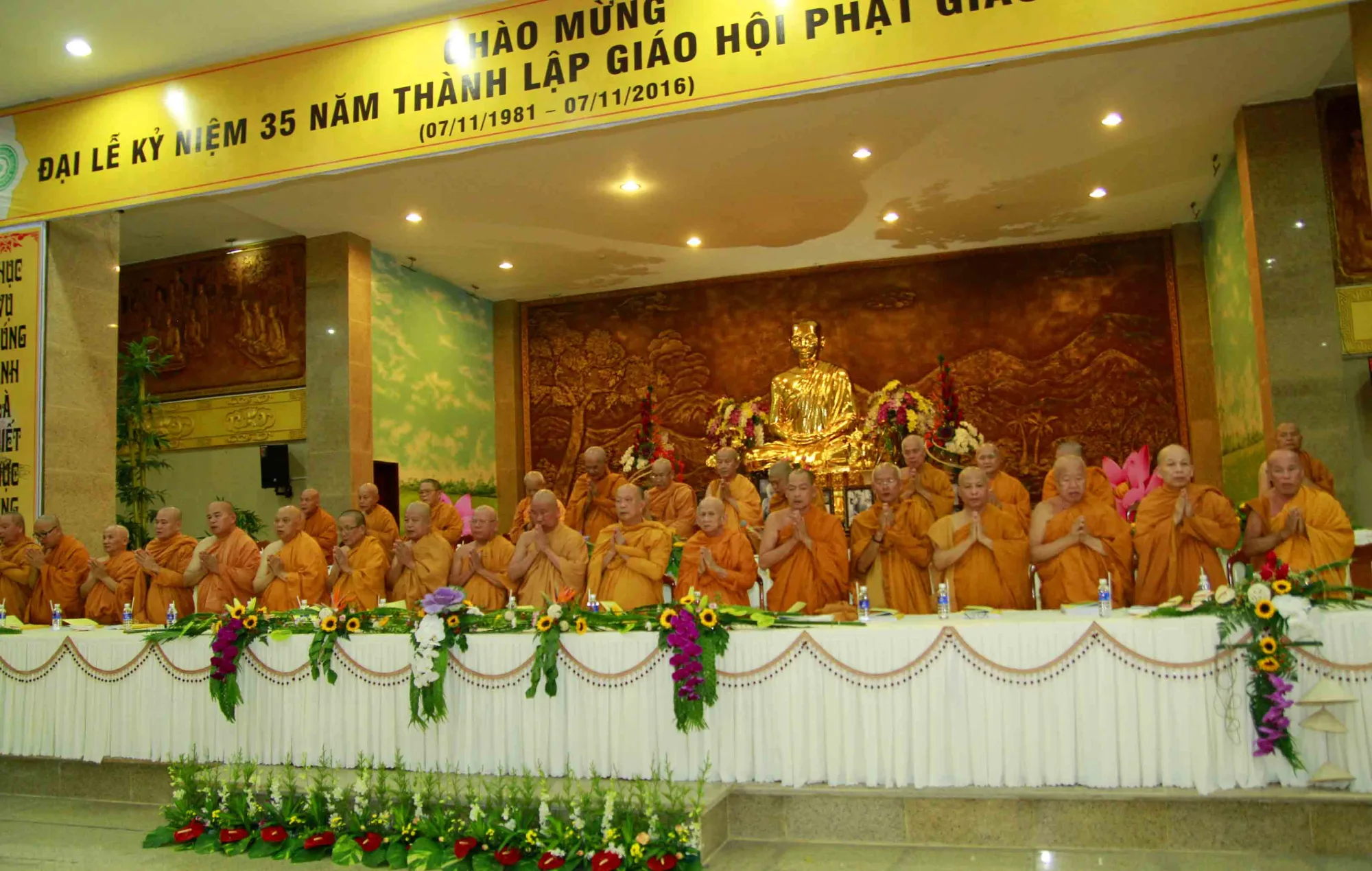 Hệ phái Khất sĩ họp mặt chào mừng 35 năm GHPGVN