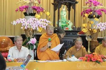 TT.Thích Bửu Chánh, đại diện Hệ phái Nam tông kinh phát biểu ý kiến