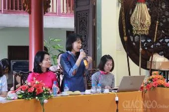 Đại diện Viện mẫu thời trang Việt Nam phát biểu tiếp thu các ý kiến từ chư tôn đức