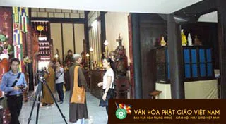 Ban Văn hóa trung ương Giáo hội Phật giáo Việt Nam đã đi tham quan và khảo sát một số điểm chùa trong thành phố Huế