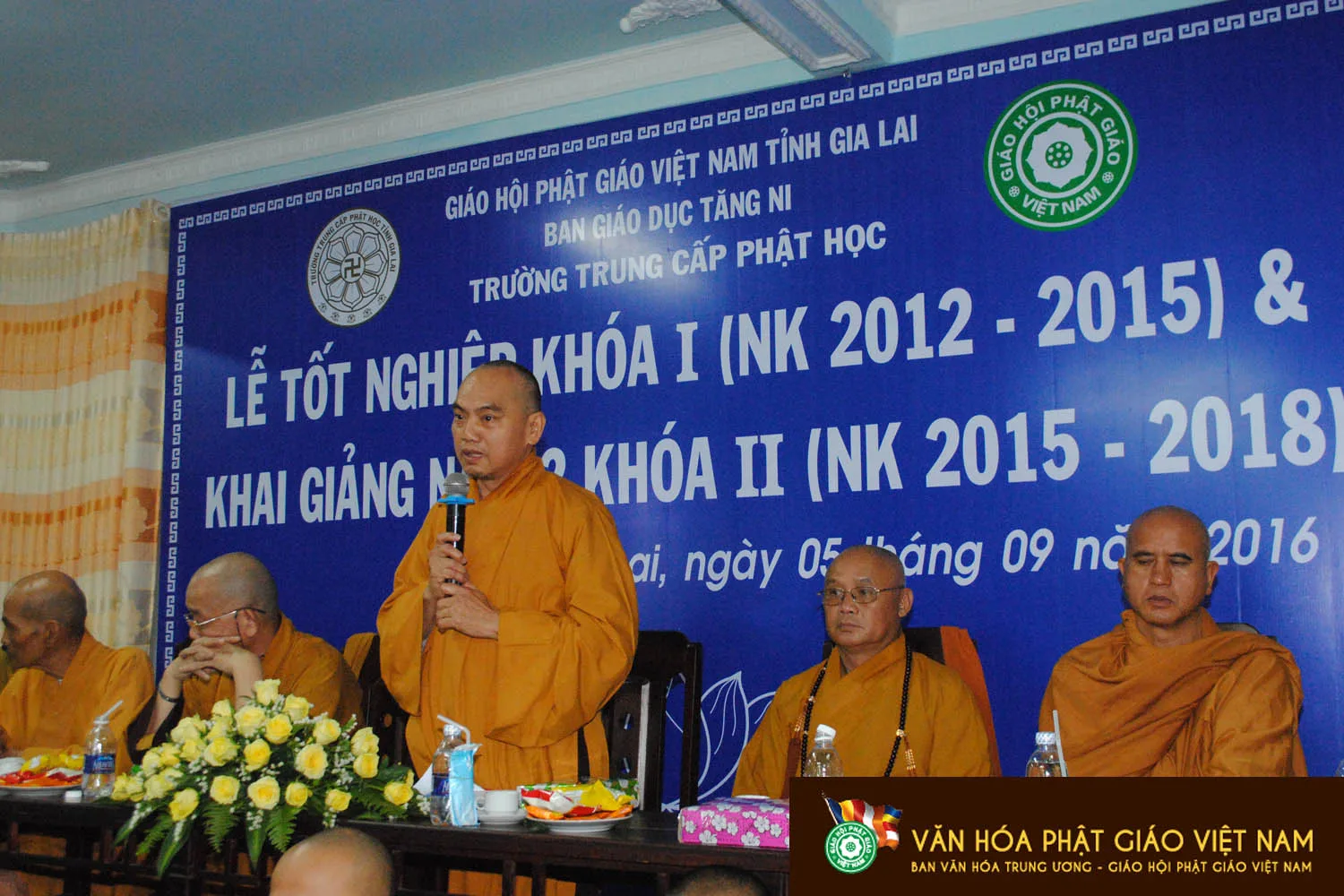 Trường Trung Cấp Phật Học Gia Lai tổ chức Lễ Tốt Nghiệp và Khai Giảng năm học 2016 - 2017