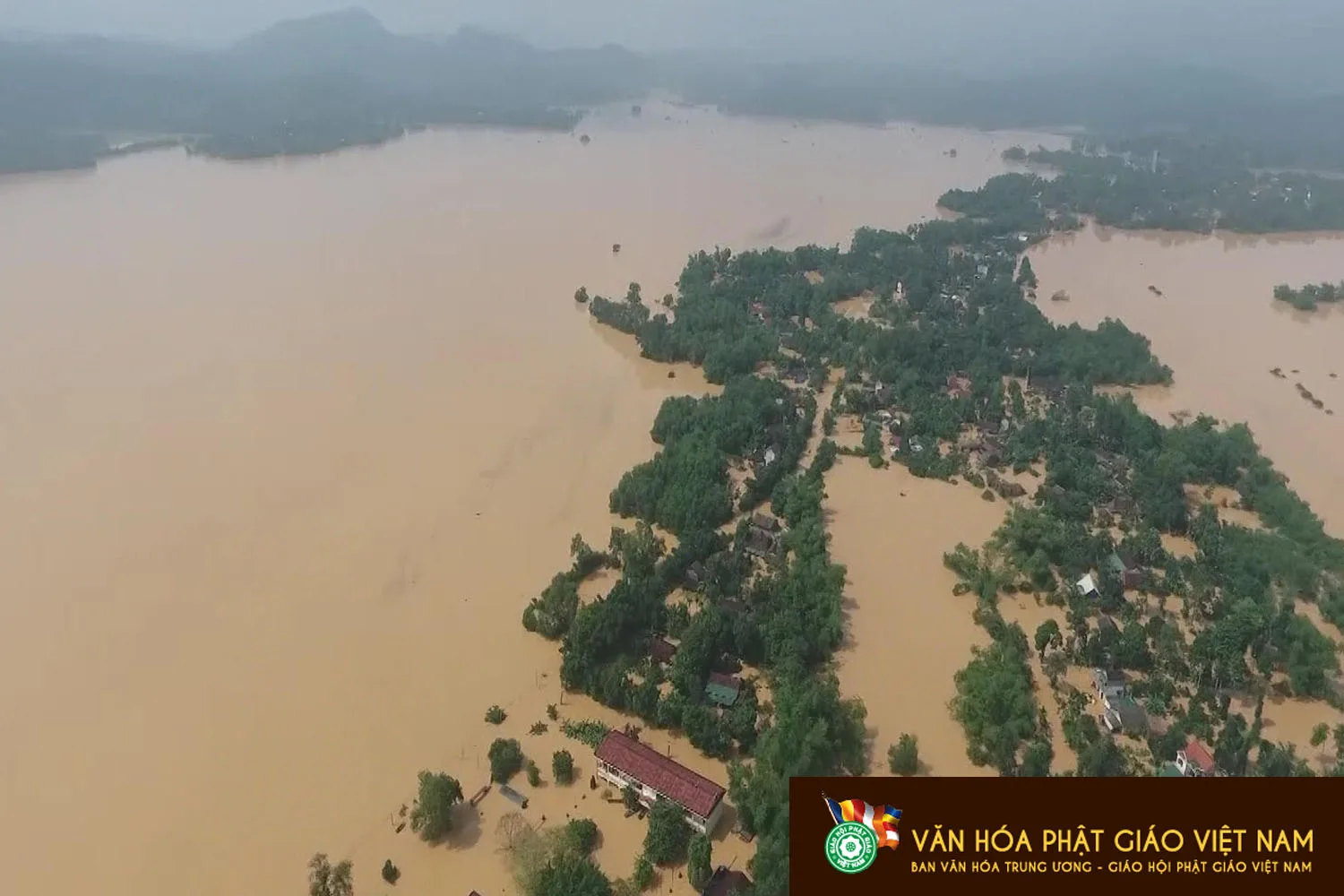 Lời kêu gọi "Góp yêu thương, chia sẻ với người dân vùng lũ"
