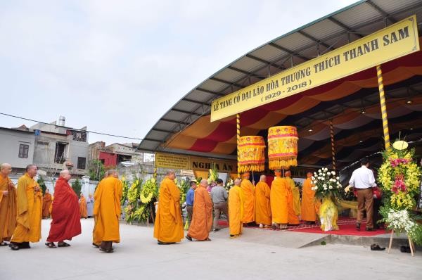 NGÀY THỨ 2 CÁC PHÁI ĐOÀN VỀ VIẾNG GIÁC LINH CỐ TRƯỞNG LÃO HT THÍCH THANH SAM
