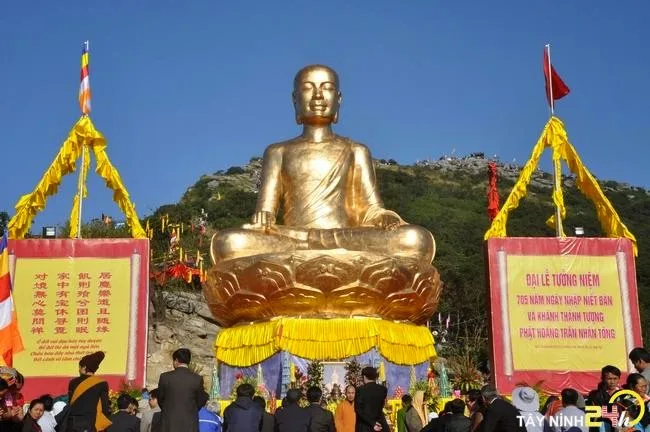 Hai Vị Vua, Hai Phương Trời, Một Hạnh Nguyện