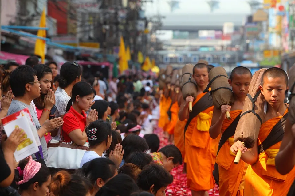 Người tu sĩ đầu tiên không nghĩ ác, không nghĩ thiện, không lệ thuộc vật chất
